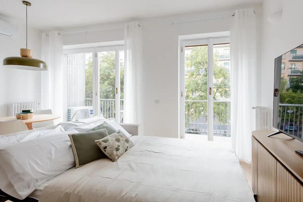 Luxury 2 Bedroom Apartament, Close To San Siro, Fiera And 10 Min Metro To Duomo Mailand Exterior foto