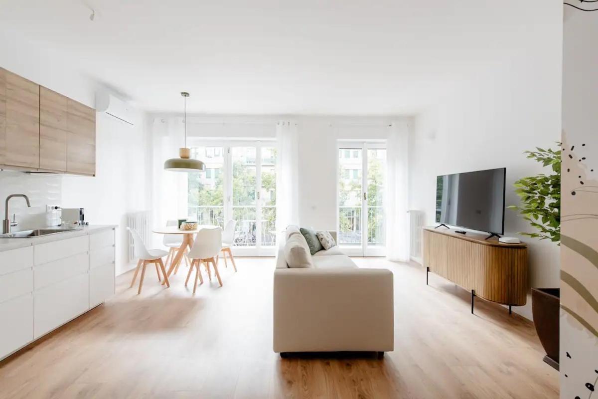 Luxury 2 Bedroom Apartament, Close To San Siro, Fiera And 10 Min Metro To Duomo Mailand Exterior foto