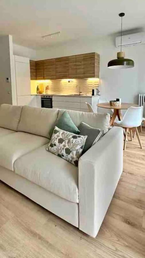 Luxury 2 Bedroom Apartament, Close To San Siro, Fiera And 10 Min Metro To Duomo Mailand Exterior foto